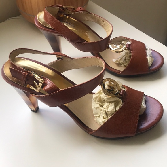 Michael kors shoes - Picture 2 of 7